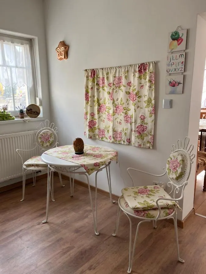 Die Gruene Mitte Pullenreuth Apartment